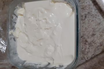 Sorvete rápido com 2 ingredientes (de baunilha)