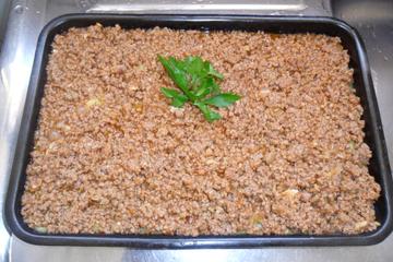 Polenta com molho de carne moída