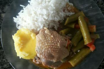 Frango com quiabo