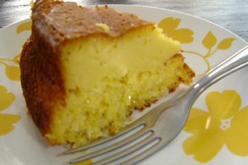 Como fazer um bolo de milho cremoso: receita prática e fácil