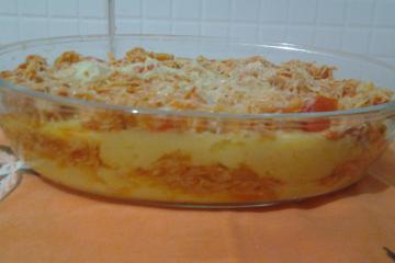 Polenta recheada com frango