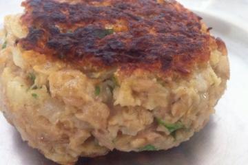 Hambúrguer de atum com aveia
