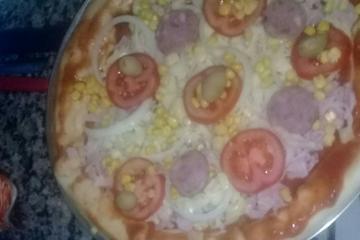 Pizza com borda recheada