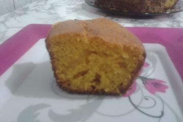 Bolo de cenoura com limão