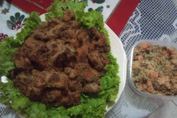Frango assado com farofa crocante
