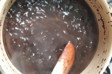 Bolo de chocolate com água