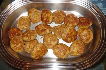 Bolinho de batata com alho poró