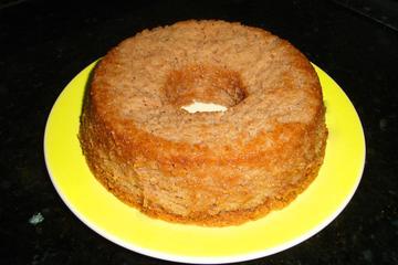 Bolo cremoso e crocante de goiaba