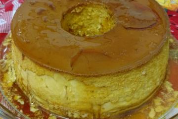Pudim de leite condensado na panela de pressão
