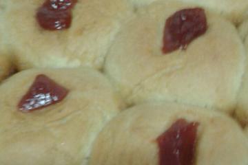 Bolo húngaro (pão doce com recheio de goiabada)