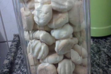 Biscoitos de polvilho doce (igual sequilhos)