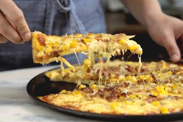 Pizza com massa de omelete