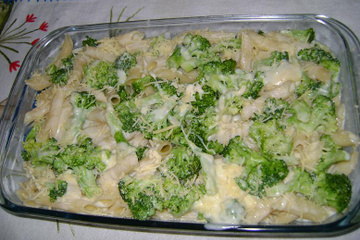 Penne ao molho branco e brócolis