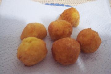 Bolinho de batata e queijo