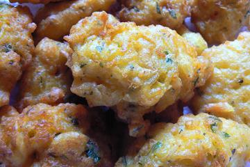 Bolinho de arroz com queijo