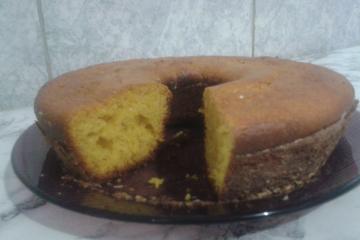 Bolo de cenoura com limão