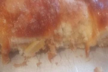 Bolo de banana com queijo e canela