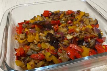 Salada de berinjela e pimentão