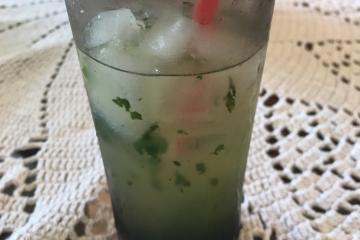 Mojito tradicional é destaque refrescante no menu de drinks do Mascate