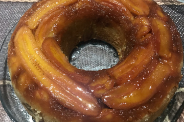 Torta de banana caramelizada