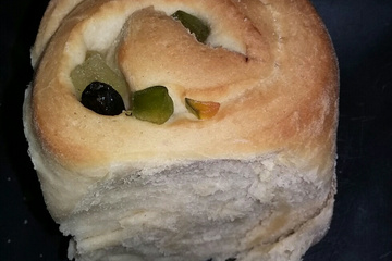 Rosca de frutas cristalizadas com uva passas