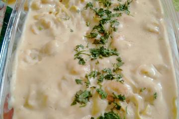Macarrão ao molho branco com camarão
