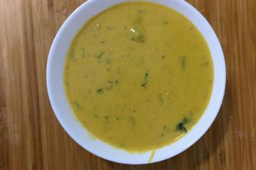 Sopa de inhame, cenoura e creme de leite