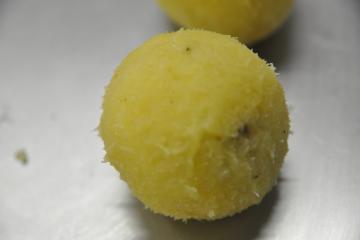 Bolinho de mandioca com recheio de carne seca