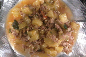 Ensopado de maxixe com carne moída
