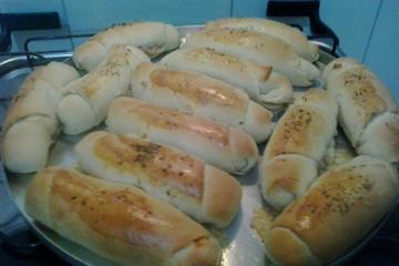 Pão recheado com presunto e queijo