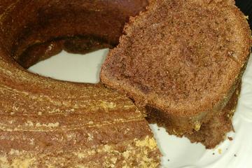 Bolo de chocolate com coco de liquidificador
