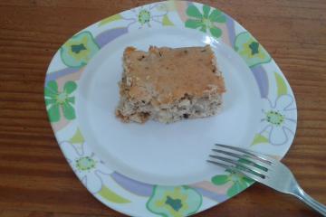 Bolo de maçã com passas, canela e castanha de caju