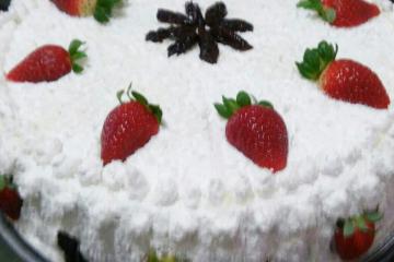 Pou cake / Pou torta  Lindas tortas de cumpleaños, Tortas bonitas, Tortas