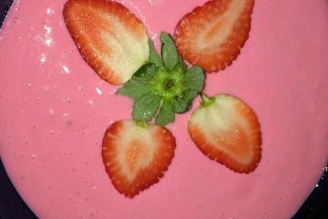 Mousse de morango fácil