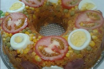 Cuscuz à paulista de linguiça calabresa