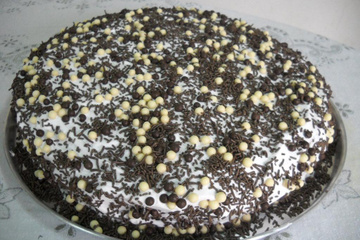 Bolo de chocolate com mousse de danoninho