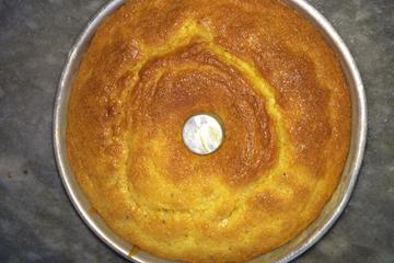 Broa de fubá com queijo