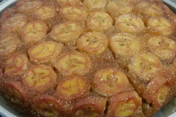 Torta de banana caramelizada