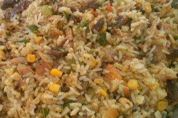 Arroz carreteiro com sobras de churrasco