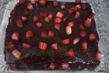 Bolo de chocolate com morango