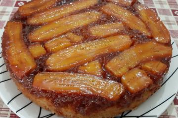 BOLO DE BANANA CARAMELIZADA (INVERTIDO), DE LIQUIDIFICADOR