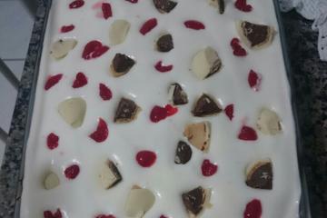 Pavê de bombons e cereja