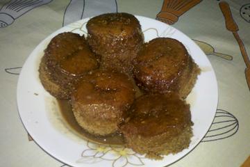 Bolo de caneca com cobertura