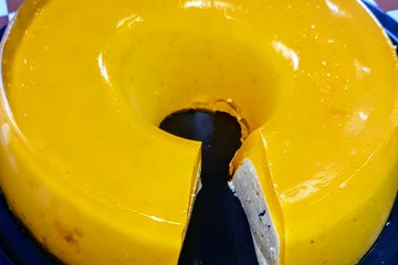 Gelatina recheada com mousse de limão