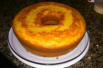 Receita de bolo de trigo fofinho e amanteigado para fazer em casa