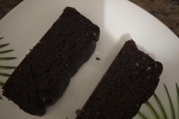 Bolo de cacau e biomassa de banana verde