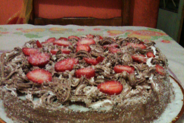 Bolo de chocolate com morango e coco - da Bia