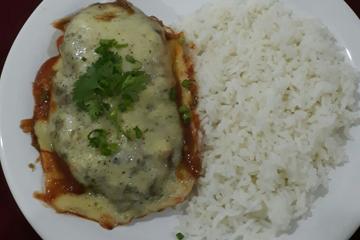 Filé de frango à parmegiana