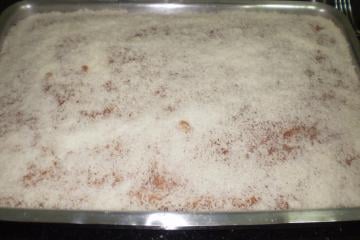 Bolo úmido de coco