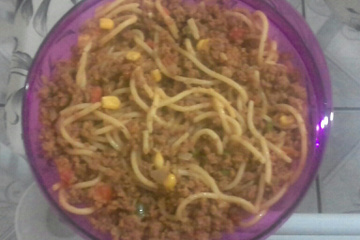 Macarrão com carne moída